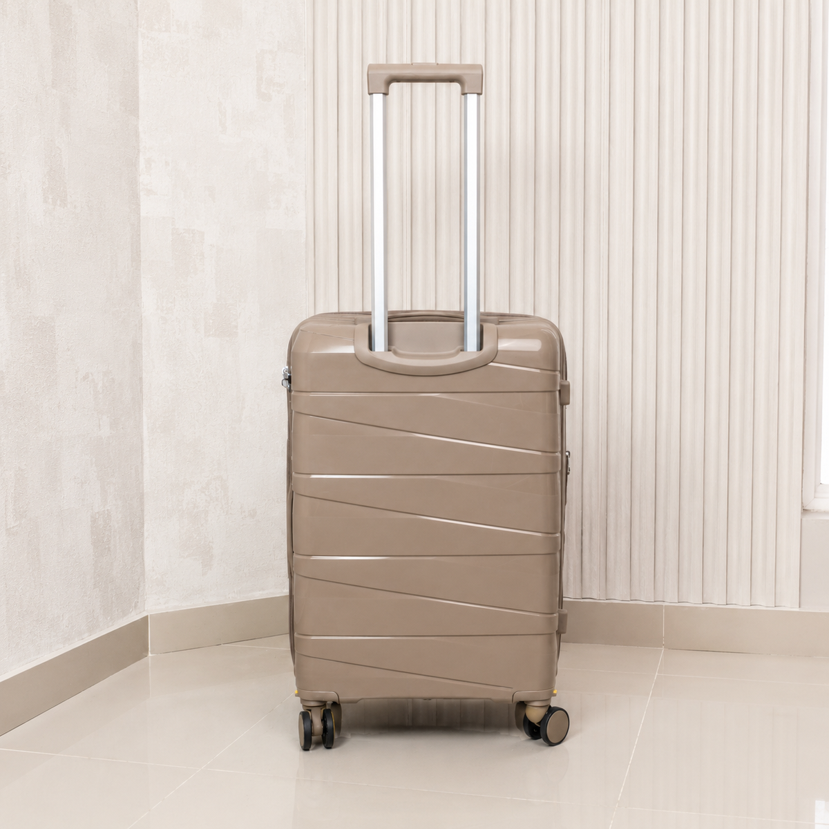 MALETA DE 23KG MATTEVA EXPANDIBLE POLIPROPILENO KAKHI