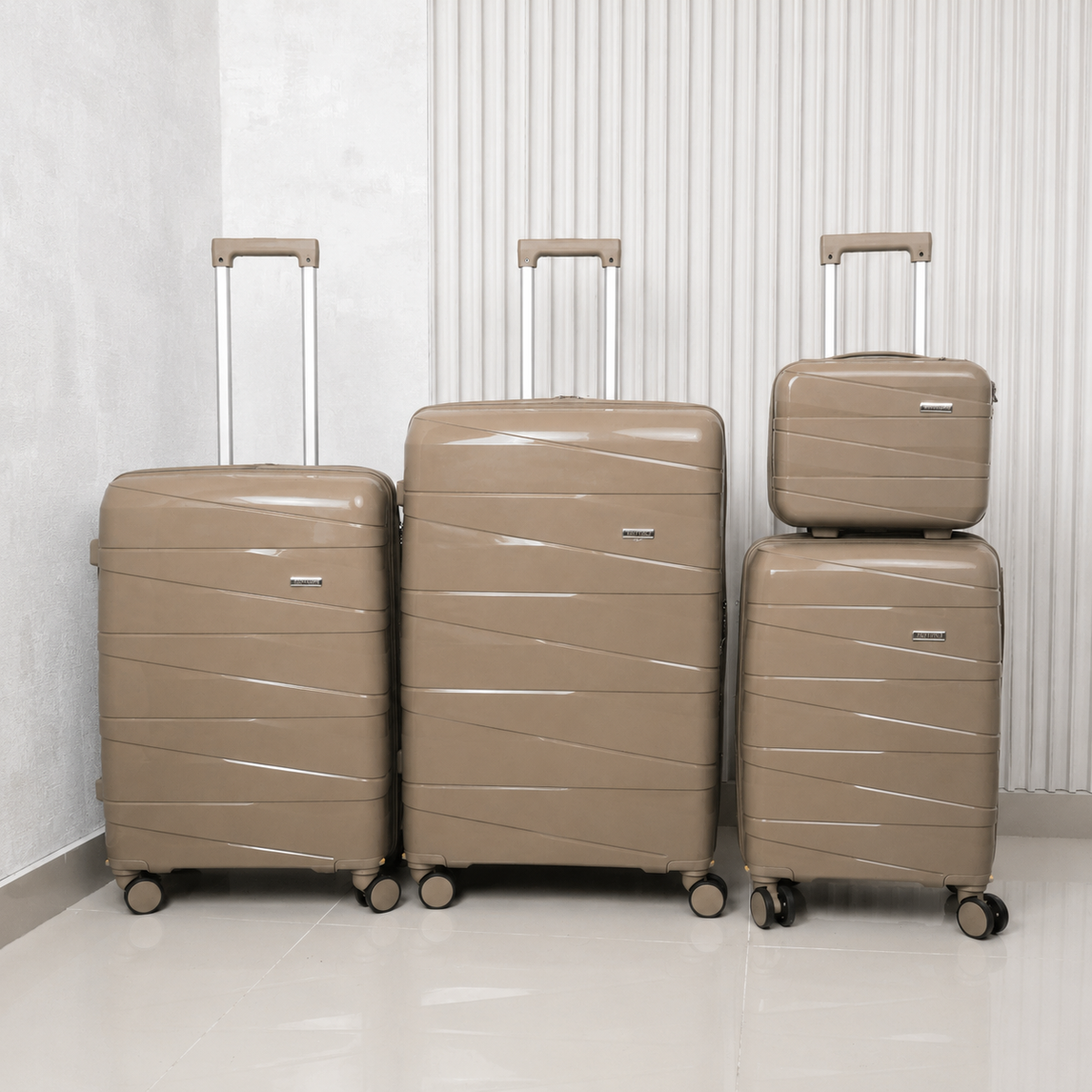 MALETA DE 32KG MATTEVA EXPANDIBLE POLIPROPILENO KAKHI