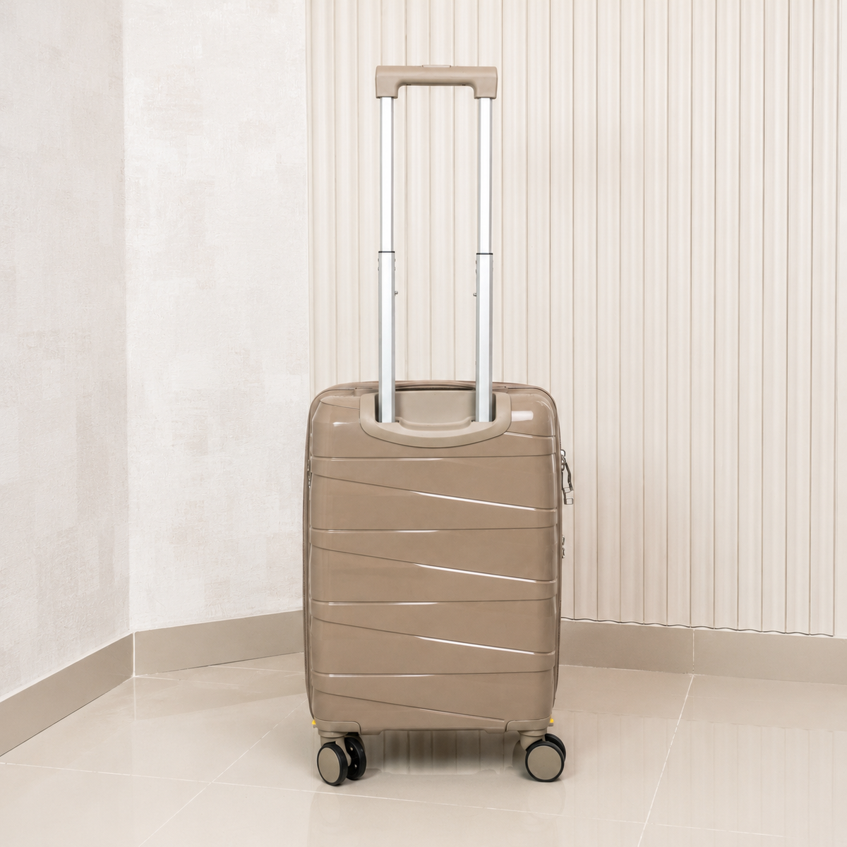 MALETA DE CABINA DE 10KG MATTEVA EXPANDIBLE POLIPROPILENO KAKHI