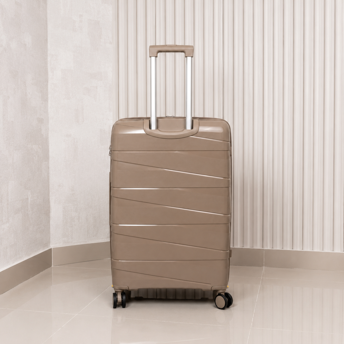 MALETA DE 32KG MATTEVA EXPANDIBLE POLIPROPILENO KAKHI