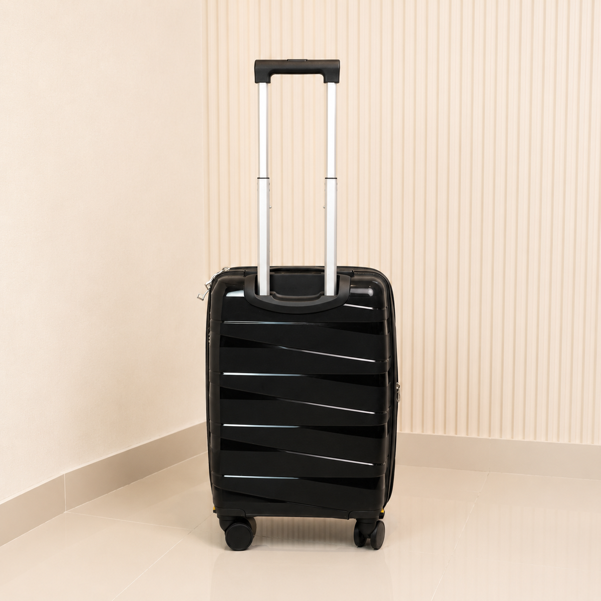 MALETA DE CABINA 10KG MATTEVA EXPANDIBLE POLIPROPILENO NEGRA