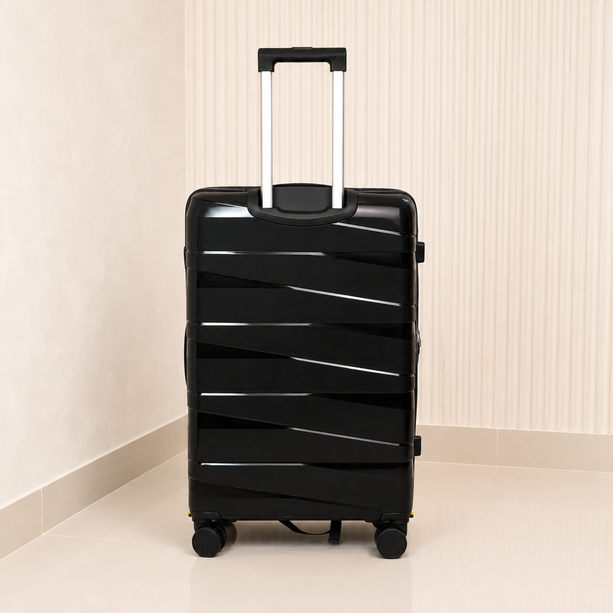 MALETA DE 32KG MATTEVA EXPANDIBLE POLIPROPILENO NEGRA